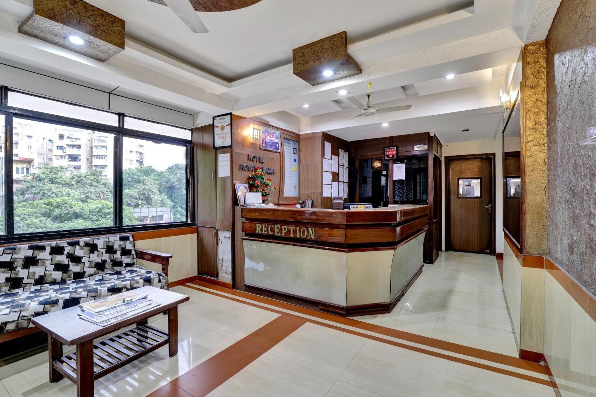 Collection O 82926 Hotel Royal Plaza 아흐메다바드 외부 사진